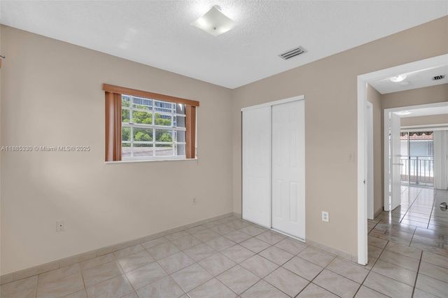 2050 NE 140th St 1, North Miami Beach, FL 33181