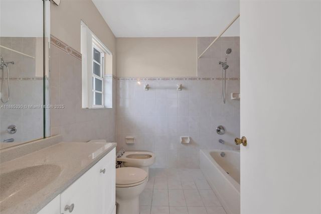 2050 NE 140th St 1, North Miami Beach, FL 33181