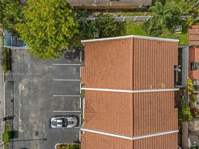 2050 NE 140th St 1, North Miami Beach, FL 33181