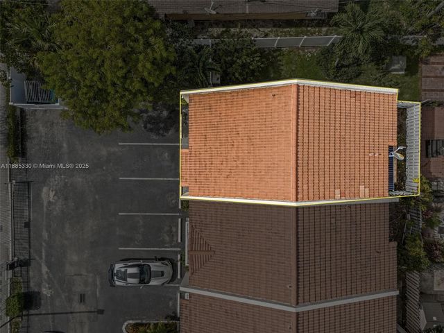 2050 NE 140th St 1, North Miami Beach, FL 33181
