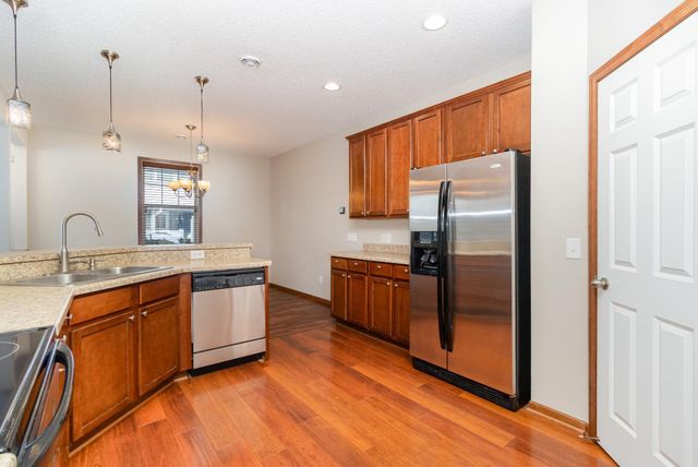 15614 Emerald Drive N 9, Hugo, MN 55038