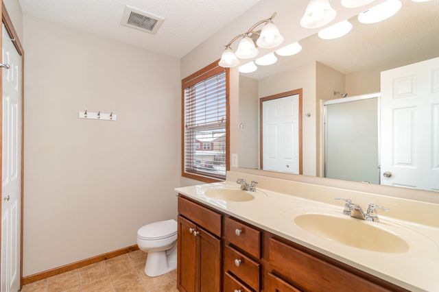 15614 Emerald Drive N 9, Hugo, MN 55038