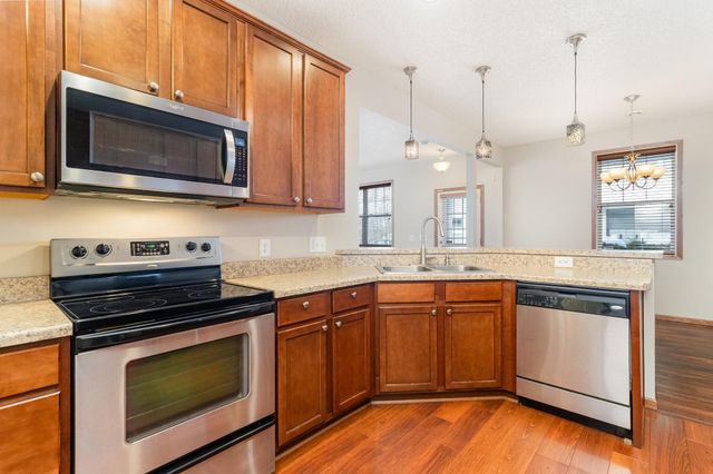 15614 Emerald Drive N 9, Hugo, MN 55038