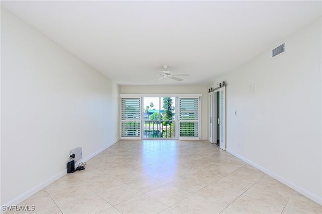 3055 Riviera DR 306, Naples, FL 34103