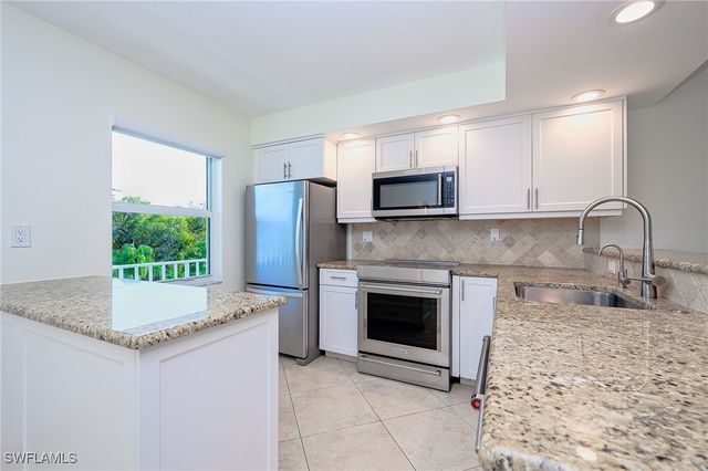 3055 Riviera DR 306, Naples, FL 34103