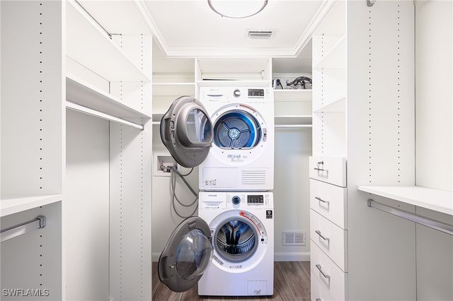 3055 Riviera DR 306, Naples, FL 34103