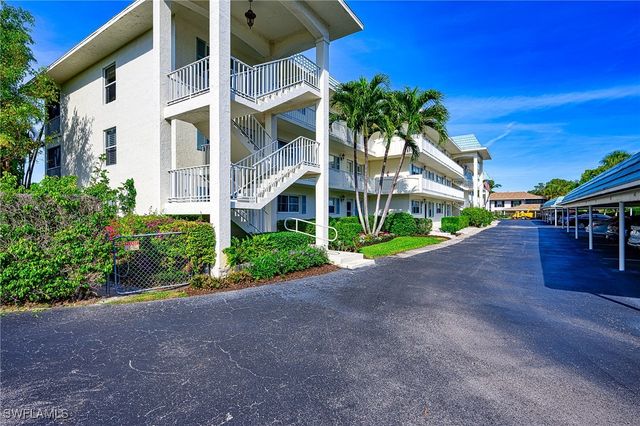 3055 Riviera DR 306, Naples, FL 34103