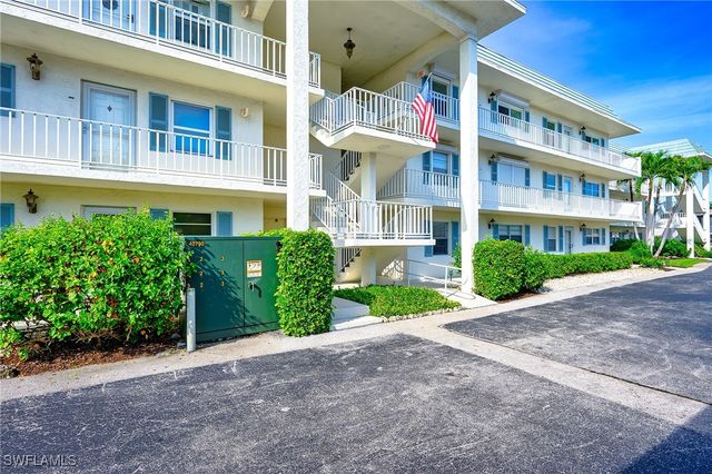 3055 Riviera DR 306, Naples, FL 34103