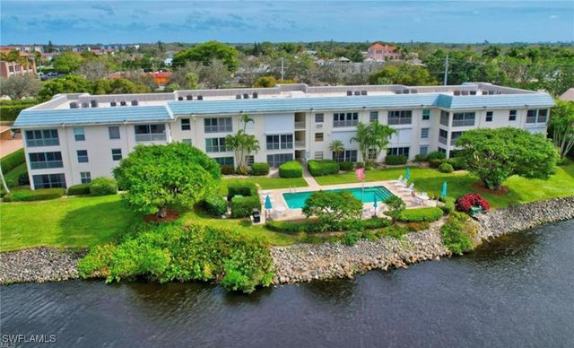 3055 Riviera DR 306, Naples, FL 34103