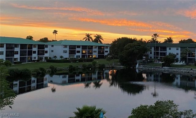 3055 Riviera DR 306, Naples, FL 34103