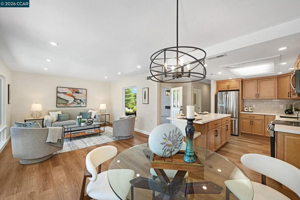 Image 10 of property listing at 2000 Pine Knoll Dr 2, Walnut Creek, CA 94595