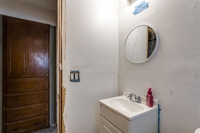 6008 SE 3rd Street, Midwest City, OK 73110