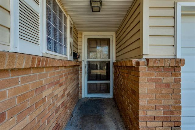 6008 SE 3rd Street, Midwest City, OK 73110