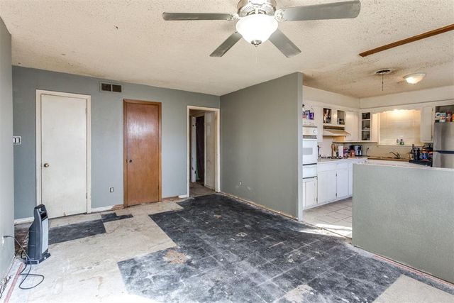 6008 SE 3rd Street, Midwest City, OK 73110