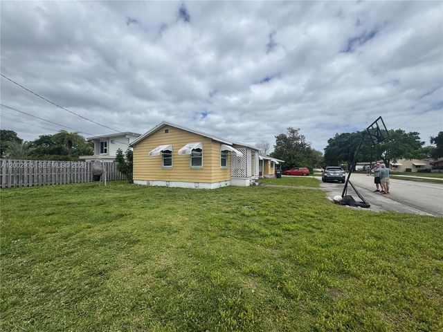 1512 N 23rd Ave, Hollywood, FL 33020