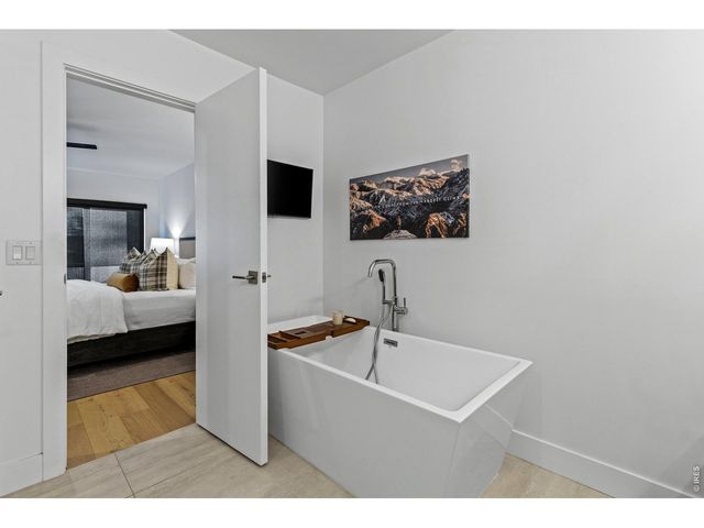 2475 Walnut St, Boulder, CO 80302