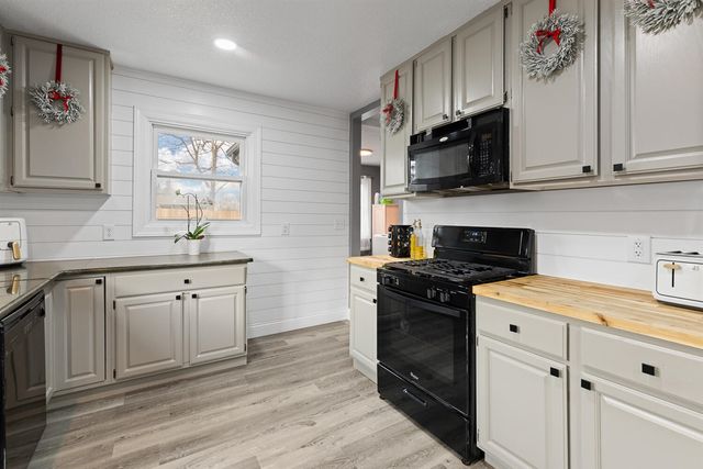 734 S Winter Street, Adrian, MI 49221