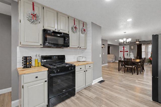 734 S Winter Street, Adrian, MI 49221