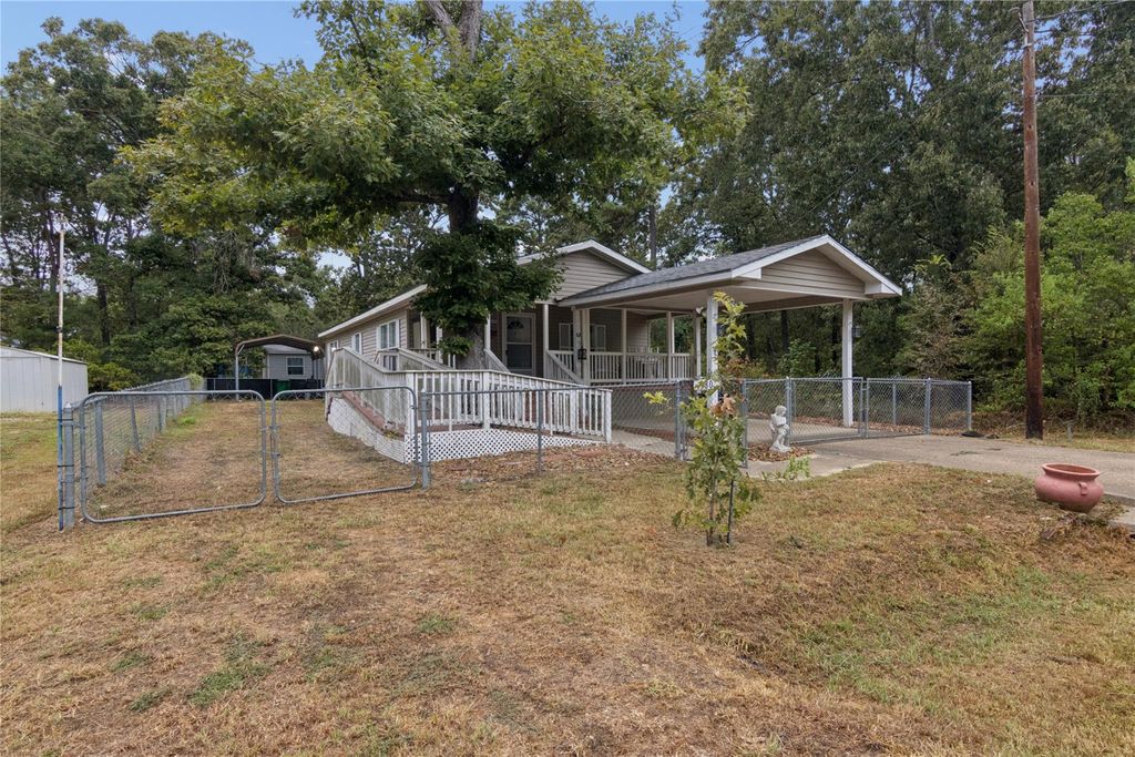 380 Antigua Drive, Point Blank, TX 77364