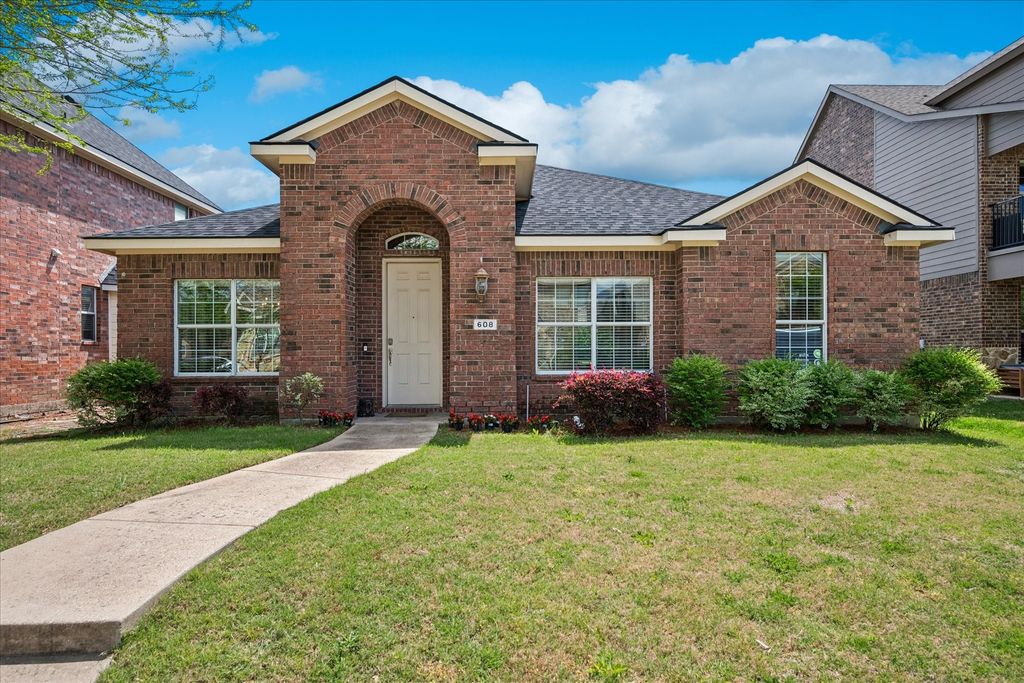 608 Bonham Drive, Lavon, TX 75166