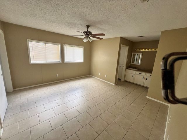 5322 Inverness Dr, Corpus Christi, TX 78413