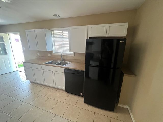 5322 Inverness Dr, Corpus Christi, TX 78413
