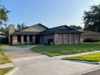 5322 Inverness Dr, Corpus Christi, TX 78413