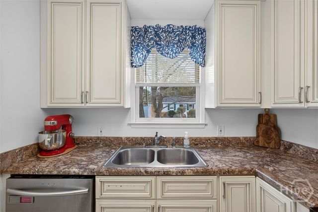 2305 Lorraine Drive, Savannah, GA 31404