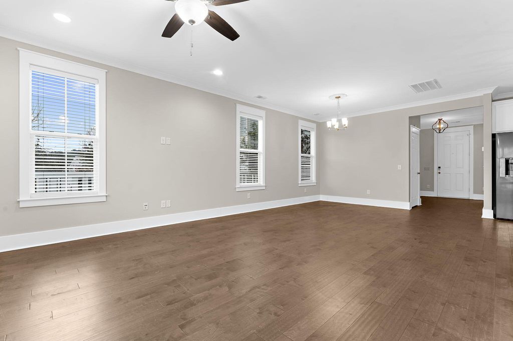 Image 11 of property listing at 232 Summers Drive, Summerville, SC 29485