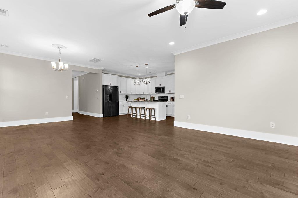 Image 13 of property listing at 232 Summers Drive, Summerville, SC 29485