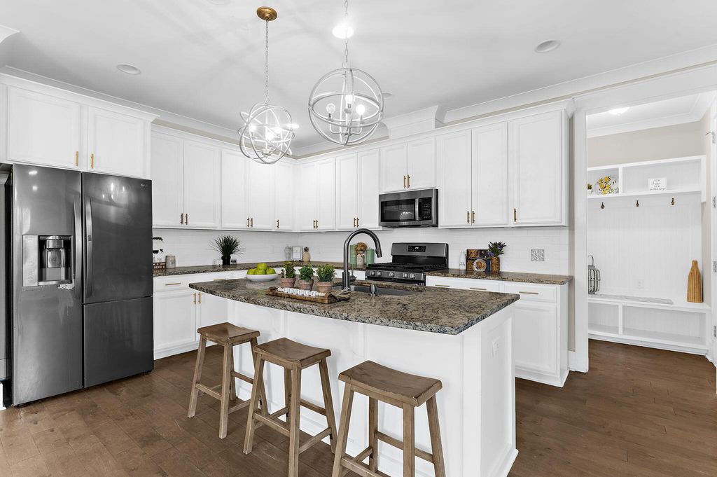 Image 14 of property listing at 232 Summers Drive, Summerville, SC 29485