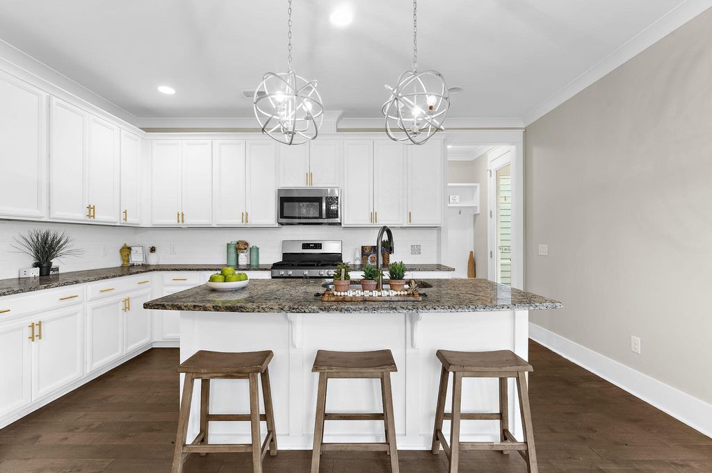 Image 15 of property listing at 232 Summers Drive, Summerville, SC 29485