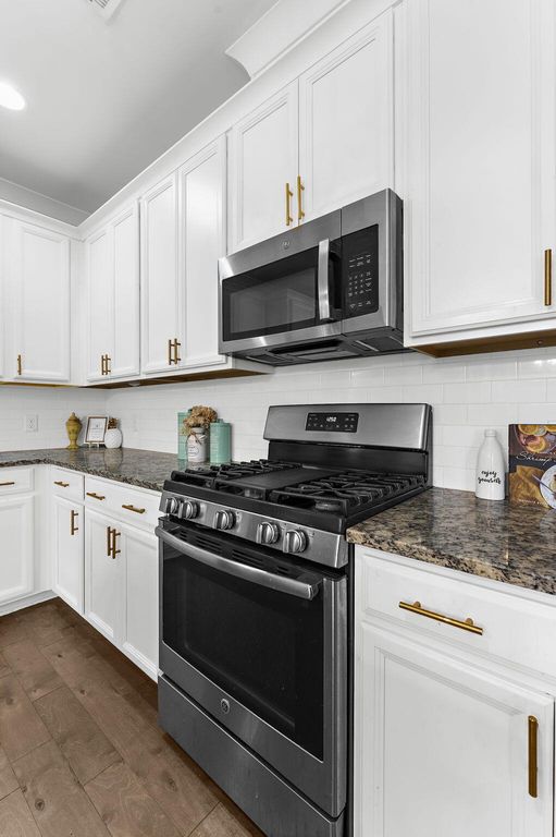 Image 20 of property listing at 232 Summers Drive, Summerville, SC 29485