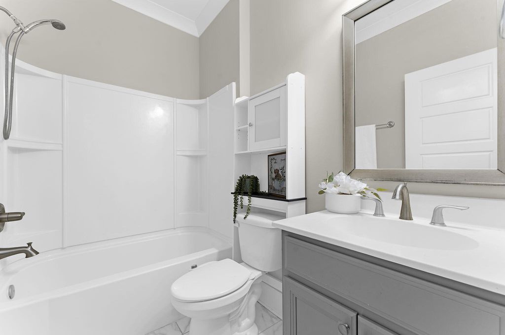 Image 23 of property listing at 232 Summers Drive, Summerville, SC 29485