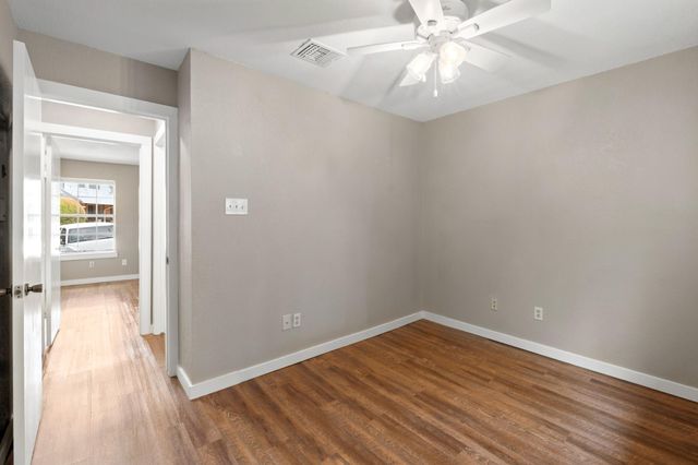 1411 Gracy Farms LN 61, Austin, TX 78758
