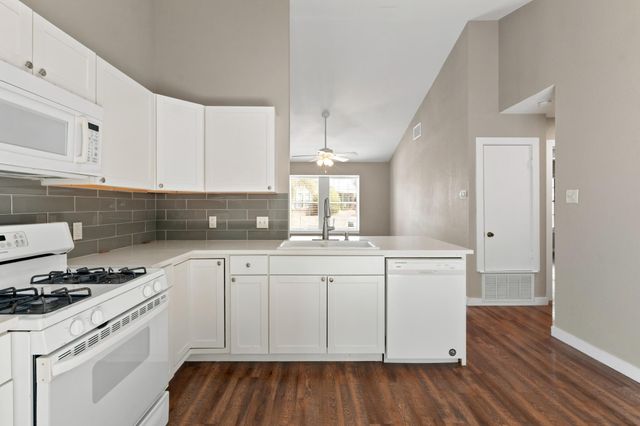 1411 Gracy Farms LN 61, Austin, TX 78758