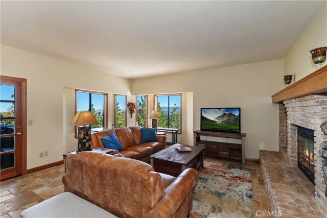 26077 Walnut Hills, Lake Arrowhead, CA 92352