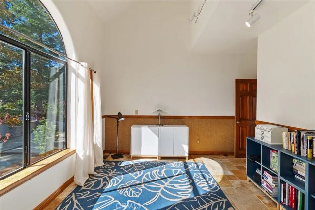 26077 Walnut Hills, Lake Arrowhead, CA 92352