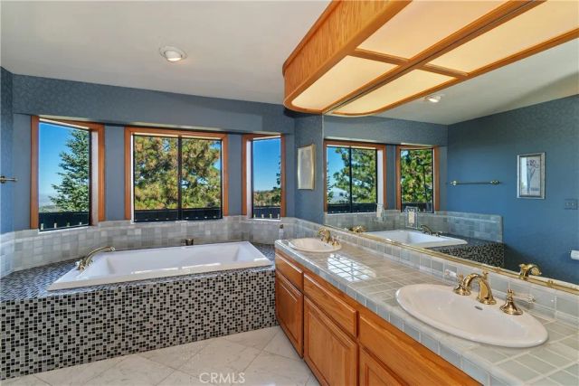 26077 Walnut Hills, Lake Arrowhead, CA 92352