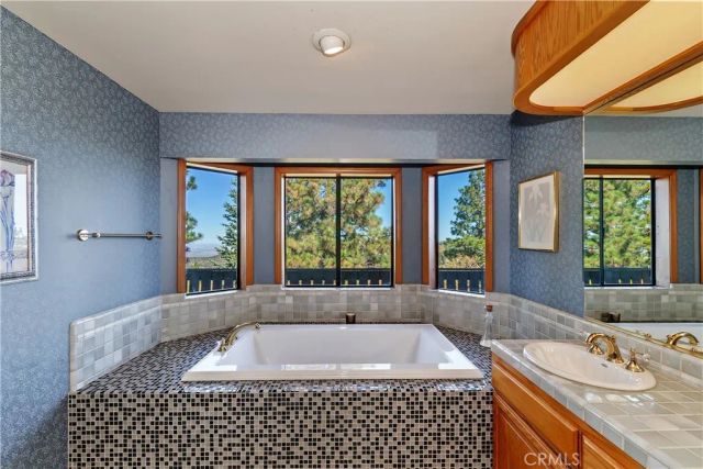 26077 Walnut Hills, Lake Arrowhead, CA 92352