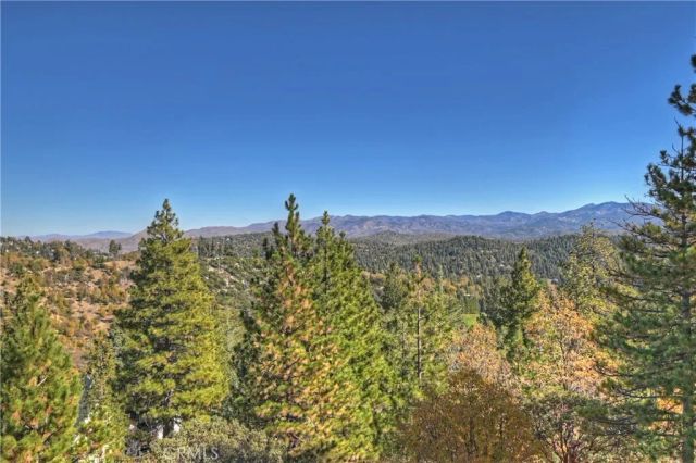 26077 Walnut Hills, Lake Arrowhead, CA 92352