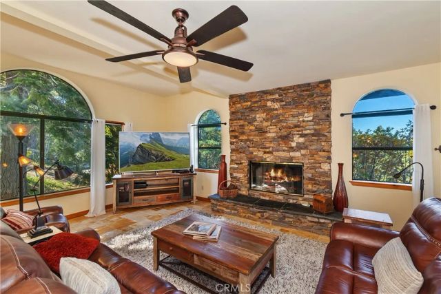 26077 Walnut Hills, Lake Arrowhead, CA 92352