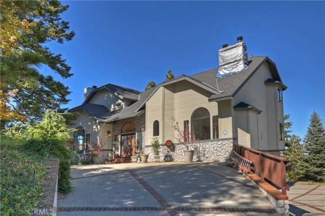 26077 Walnut Hills, Lake Arrowhead, CA 92352