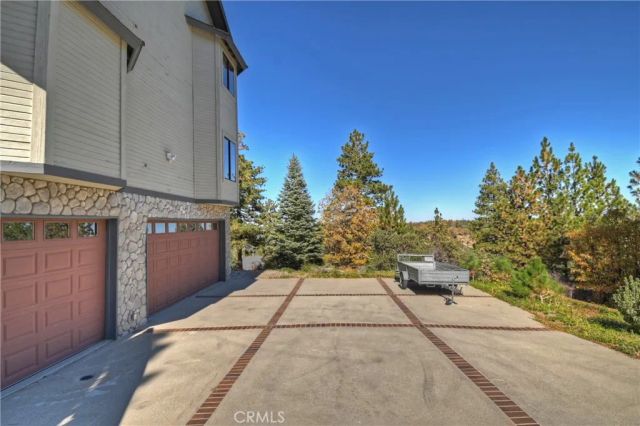26077 Walnut Hills, Lake Arrowhead, CA 92352