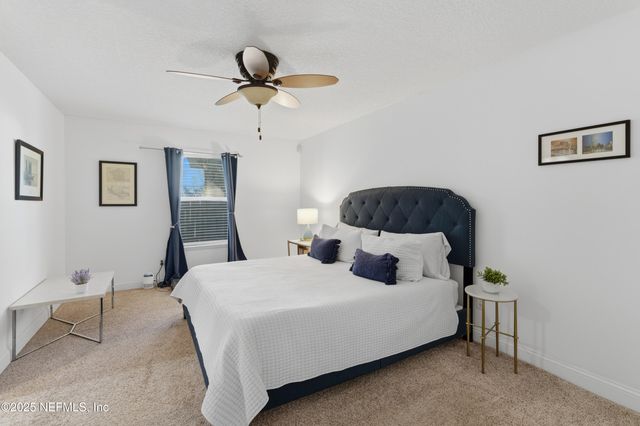 128 SEMINOLE Road 11, Atlantic Beach, FL 32233