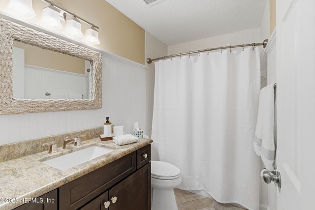 128 SEMINOLE Road 11, Atlantic Beach, FL 32233