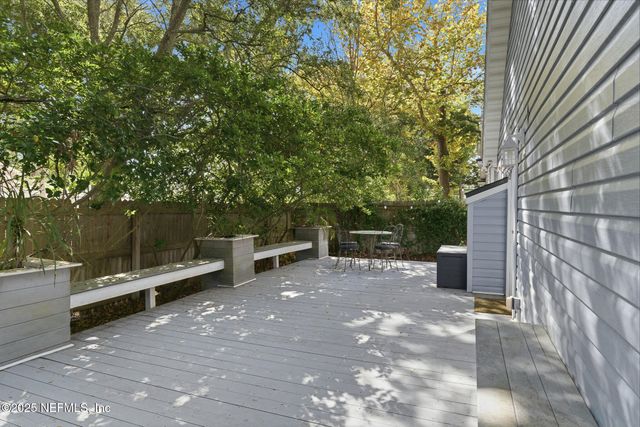 128 SEMINOLE Road 11, Atlantic Beach, FL 32233