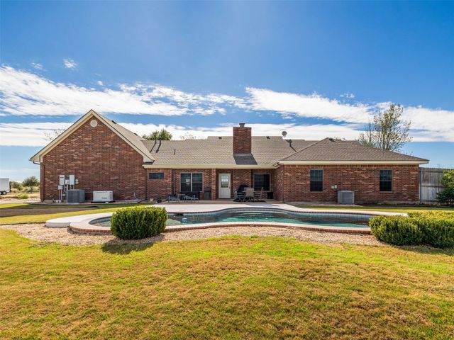 651 County Road 497, Taylor, TX 76574