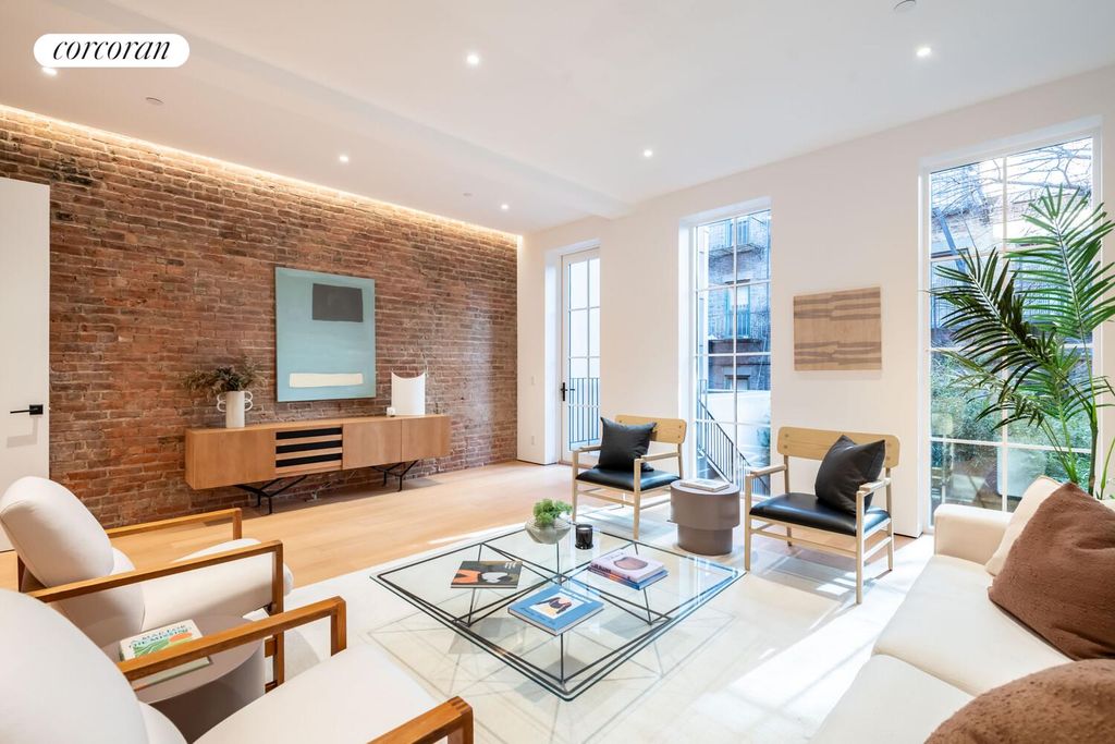 313 E 6TH Street GARDEN, New York City, NY 10003