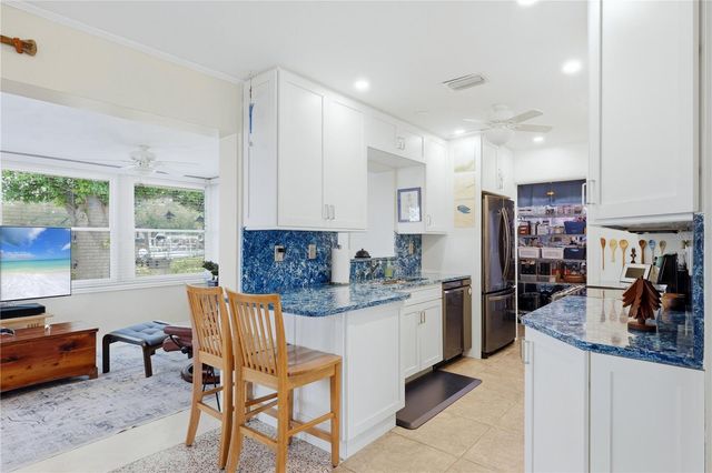 704 PORTIA STREET N, Nokomis, FL 34275